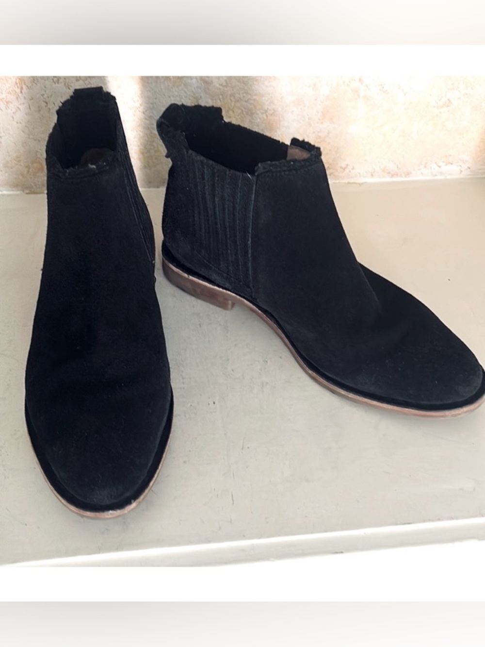 Anthropologie Chelsea Ankle Boot Seychelles Black Almond Suede Leather 8.5